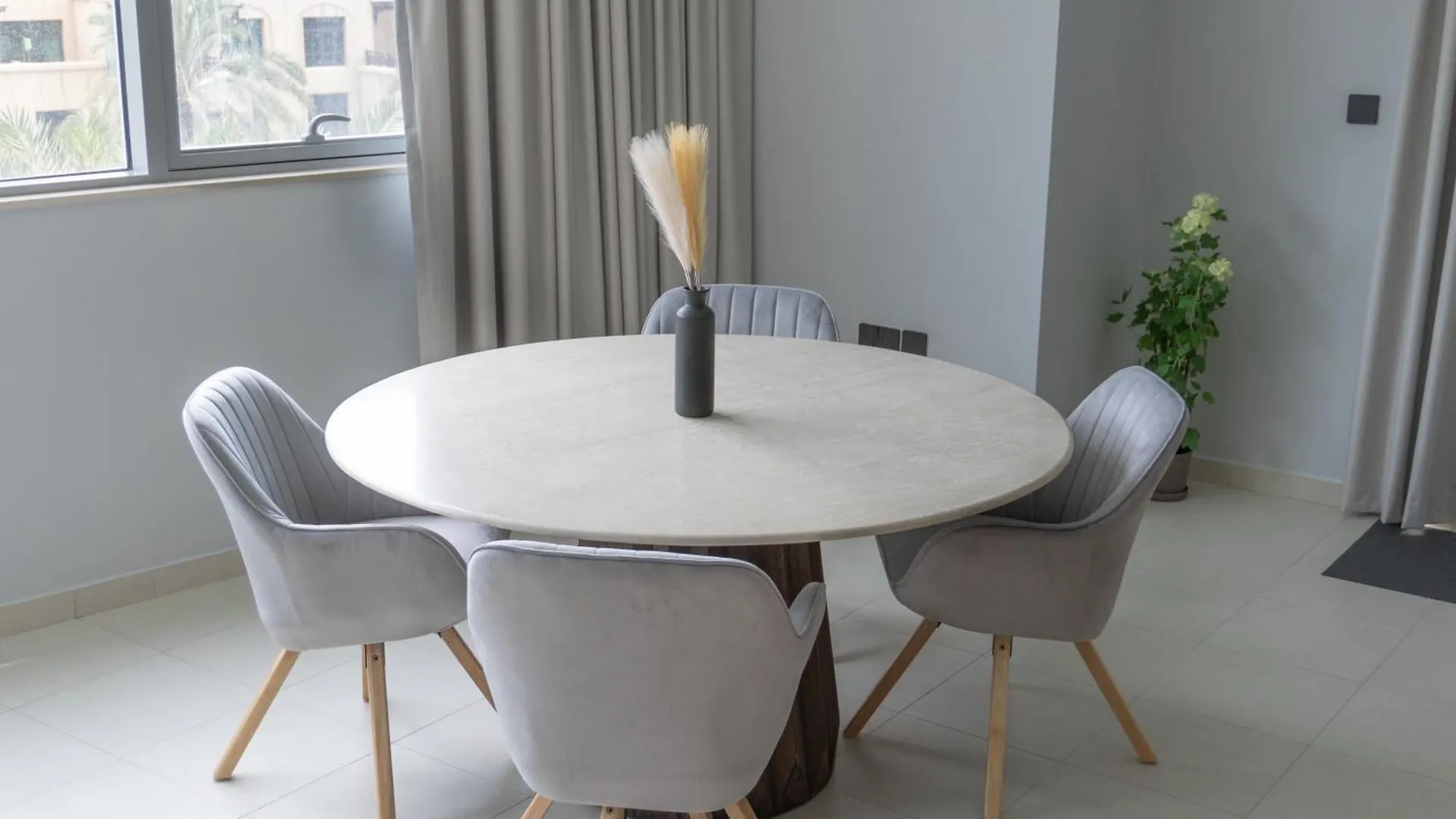Downtown Oasis, Burj Khalifa Views, Luxury Amenities Lejlighed Dubai