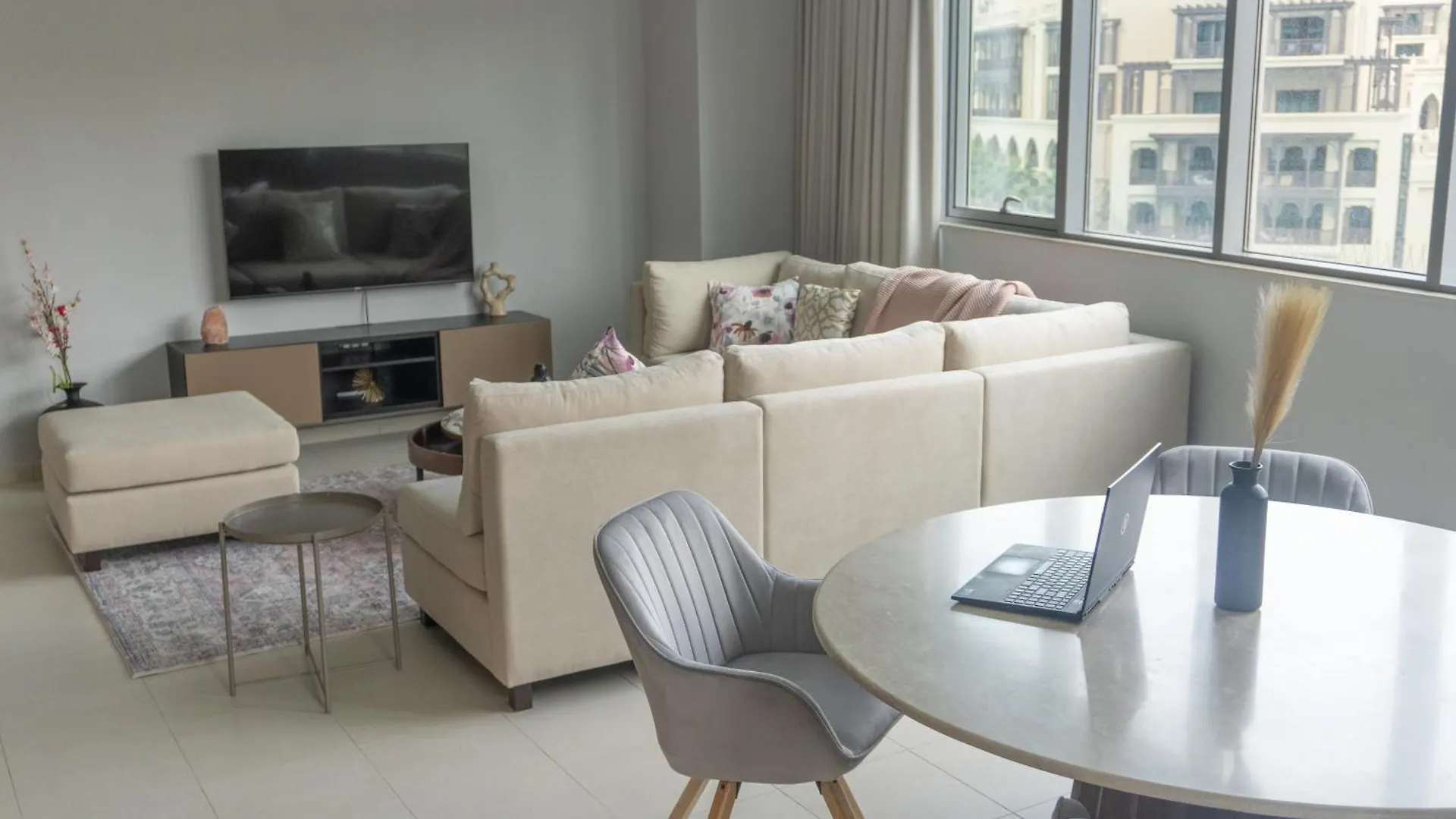 Downtown Oasis, Burj Khalifa Views, Luxury Amenities Lejlighed Dubai
