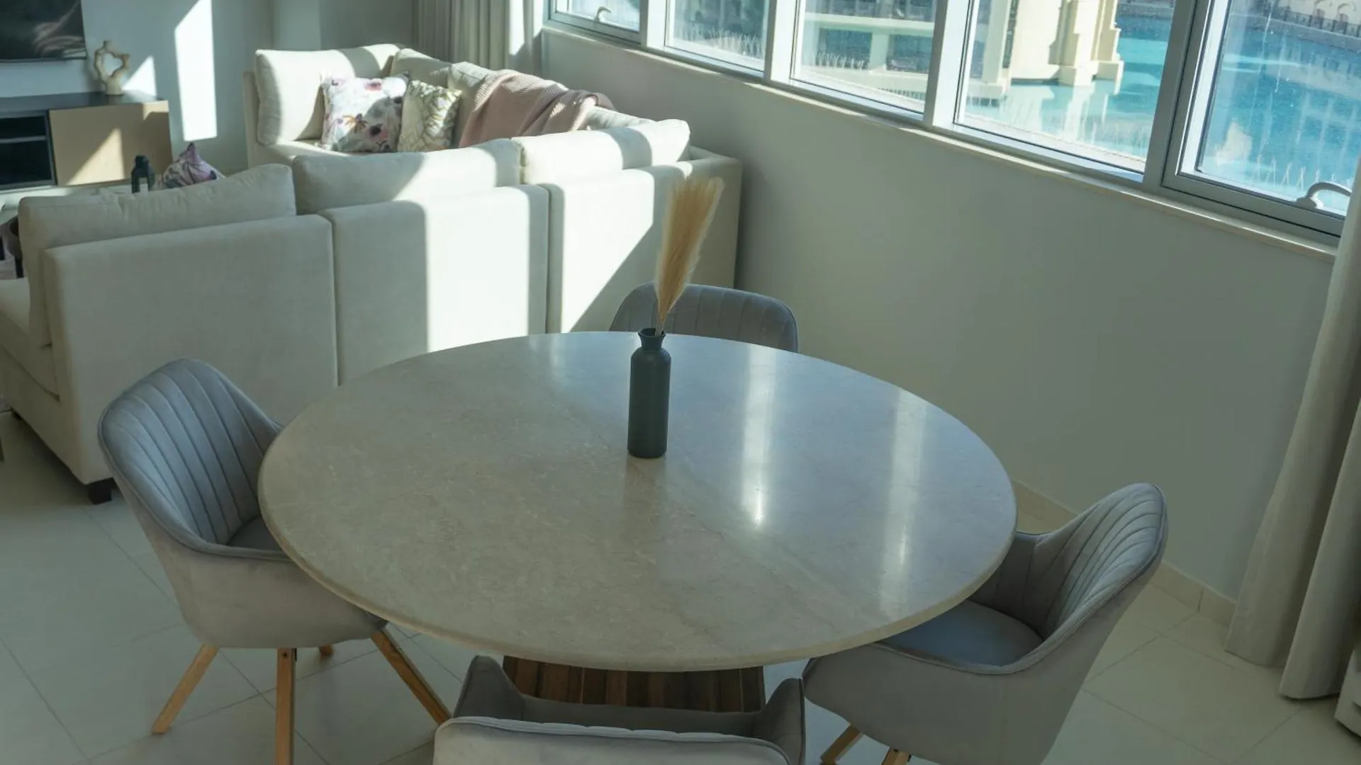 Downtown Oasis, Burj Khalifa Views, Luxury Amenities Lejlighed Dubai