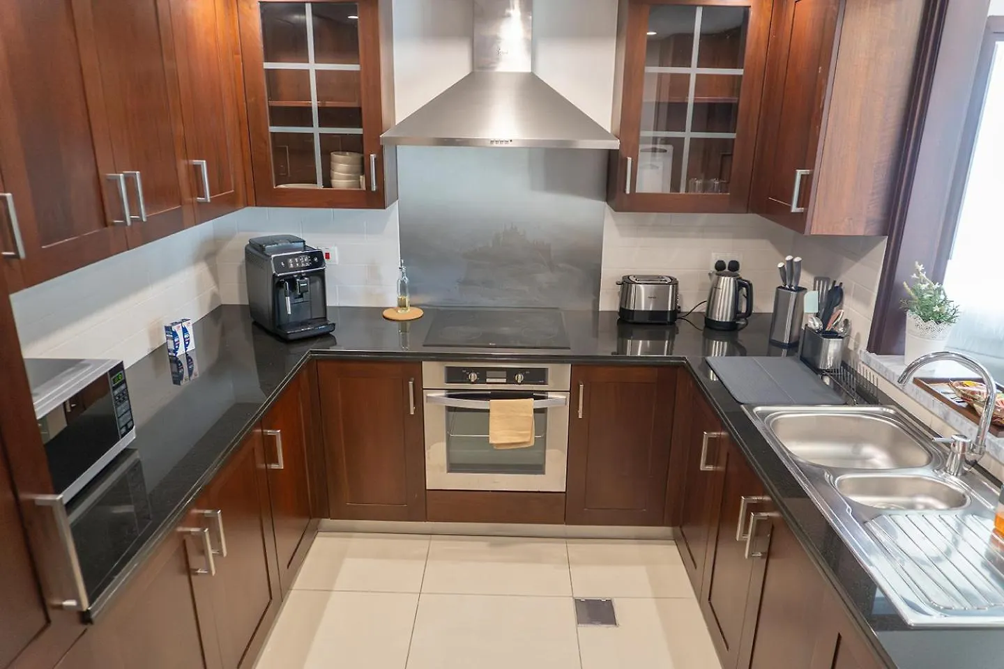 Downtown Oasis, Burj Khalifa Views, Luxury Amenities Lejlighed Dubai