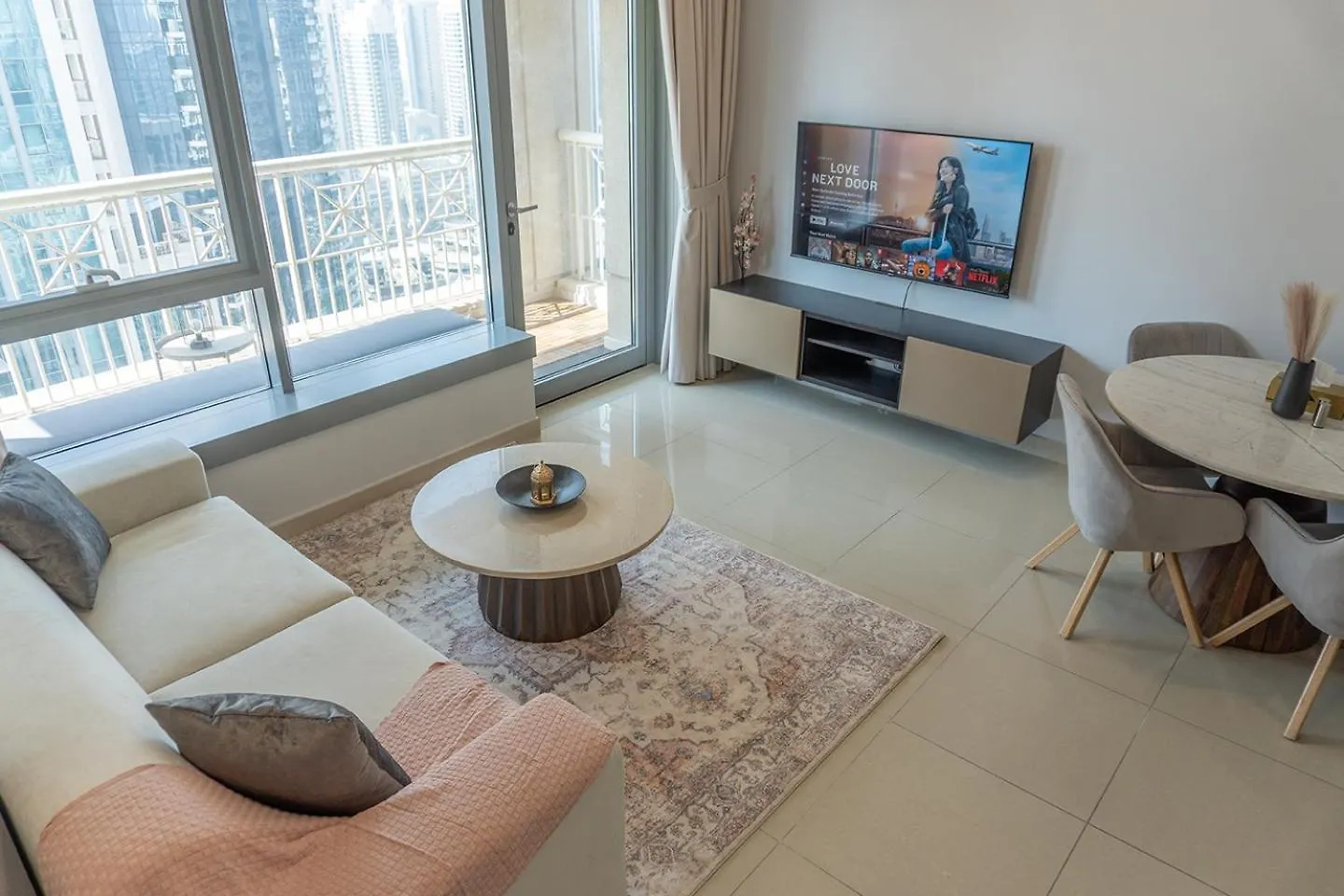 Downtown Oasis, Burj Khalifa Views, Luxury Amenities Lejlighed Dubai
