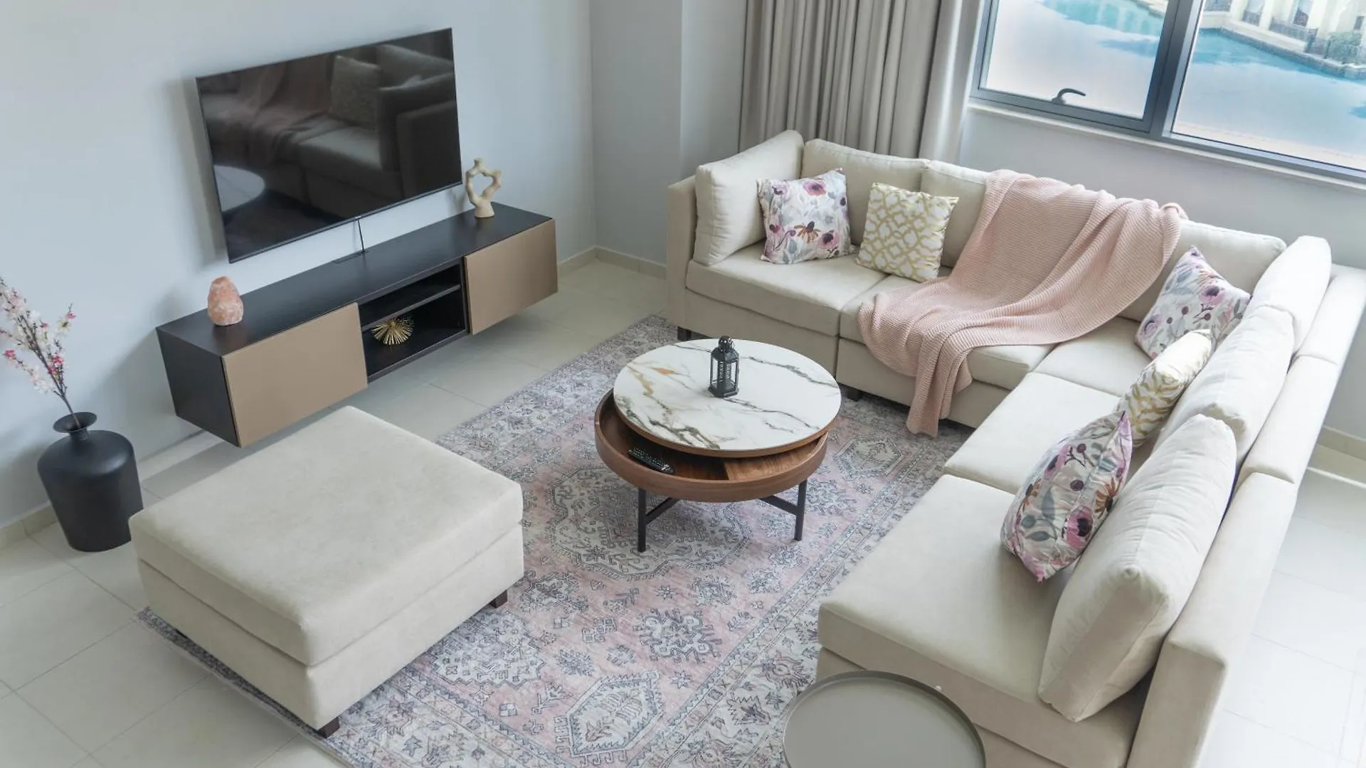 두바이 Downtown Oasis, Burj Khalifa Views, Luxury Amenities 아파트