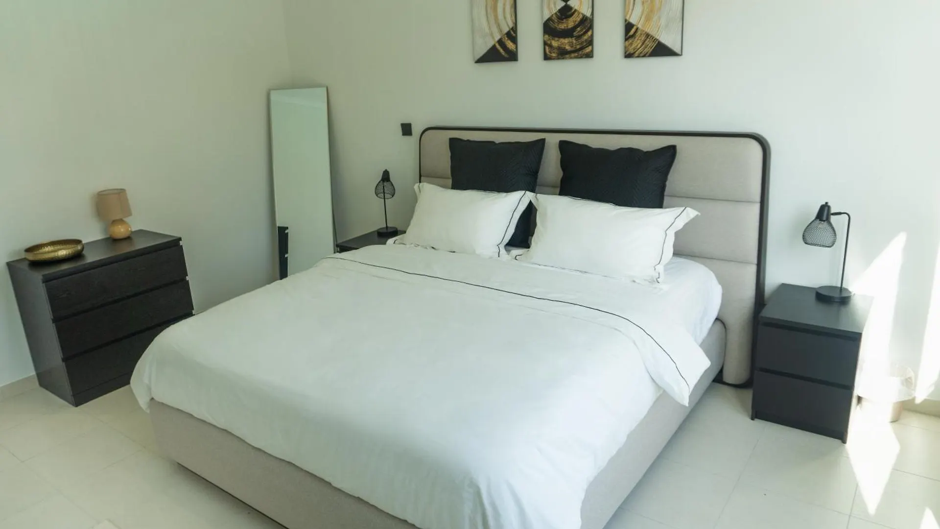 두바이 Downtown Oasis, Burj Khalifa Views, Luxury Amenities 아파트 0*,